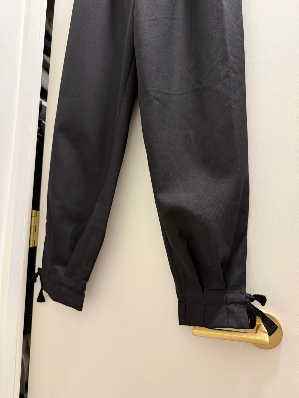 H&M Black Pleated Dress Pants with Ankle Ties - Picture 4 of 8